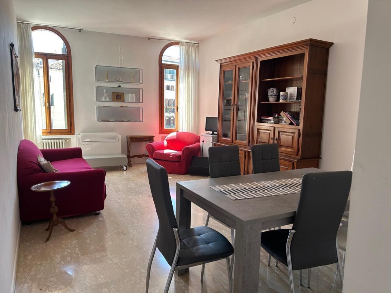 Venice Homes & Holidays Room photo